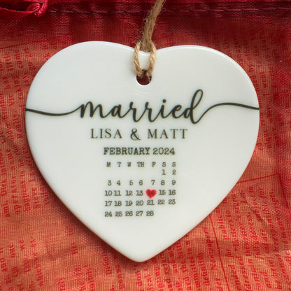 Letterbox Gift | Personalised Heart Ornament with Names & Dates, Chocolate & Custom Card | Brievenbuscadeau